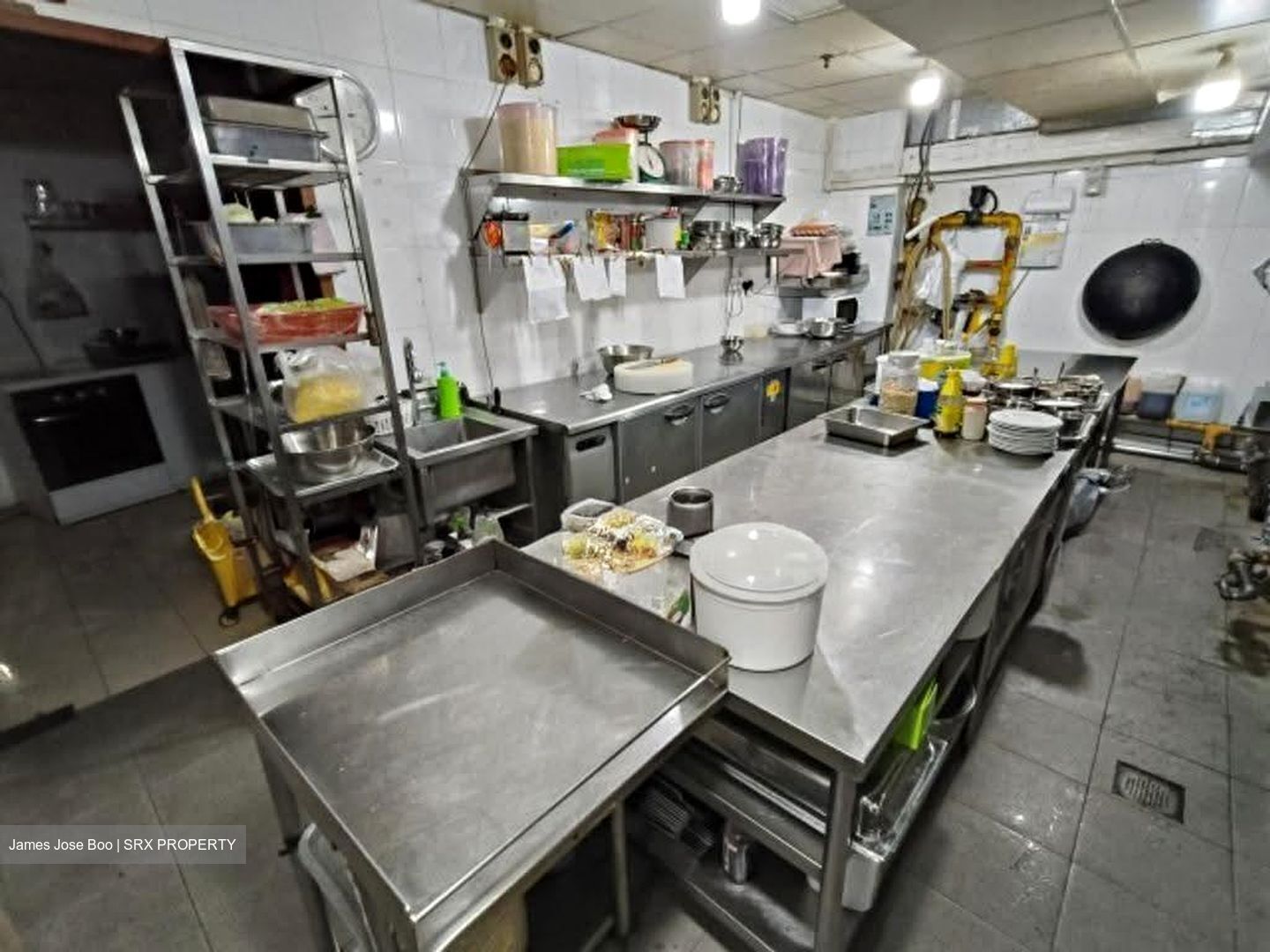 Waterloo Street (D7), Retail #613967801